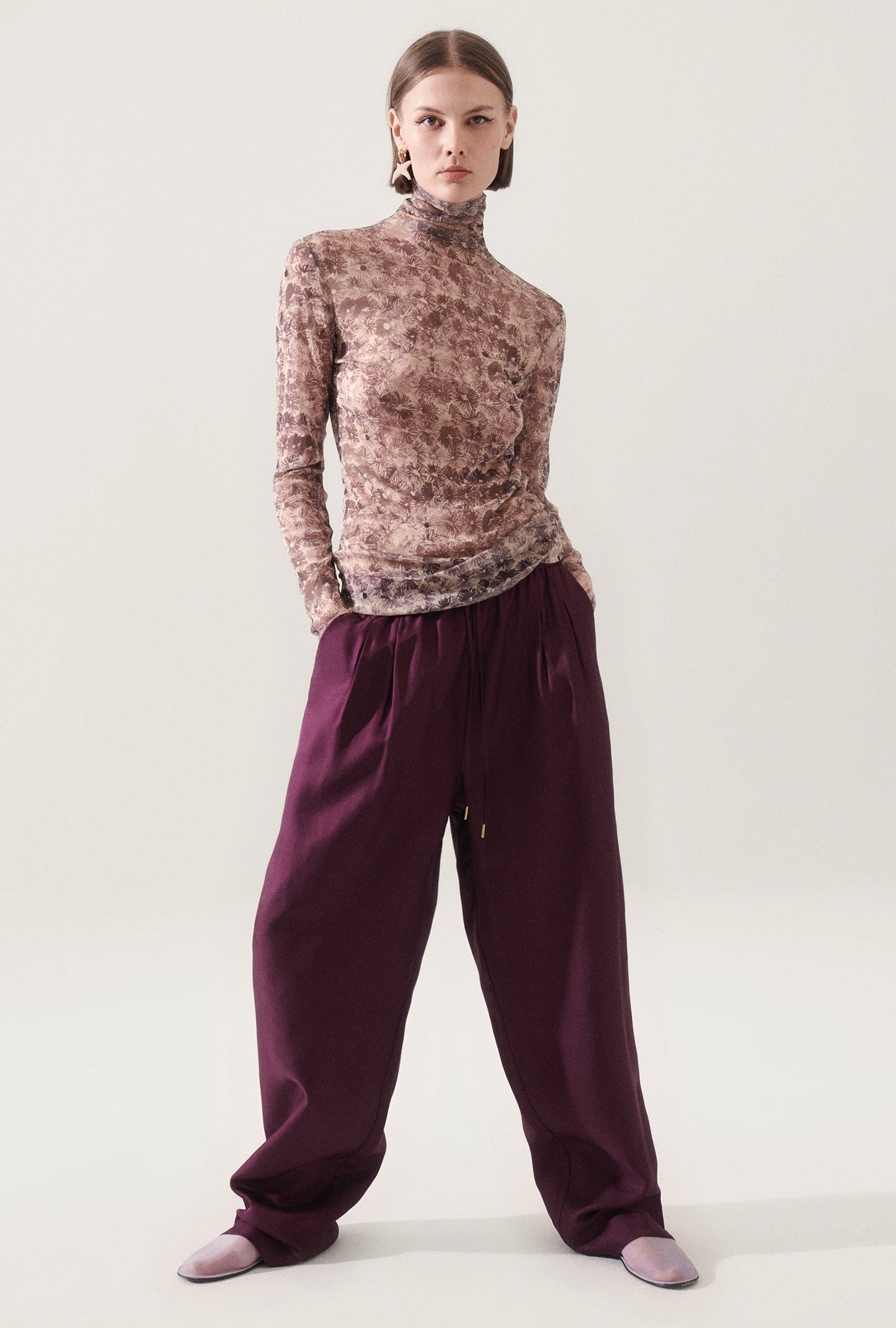 SILK MESH TURTLENECK ASTER FLORAL